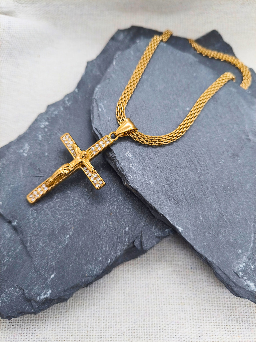Dije Cristo Piedras